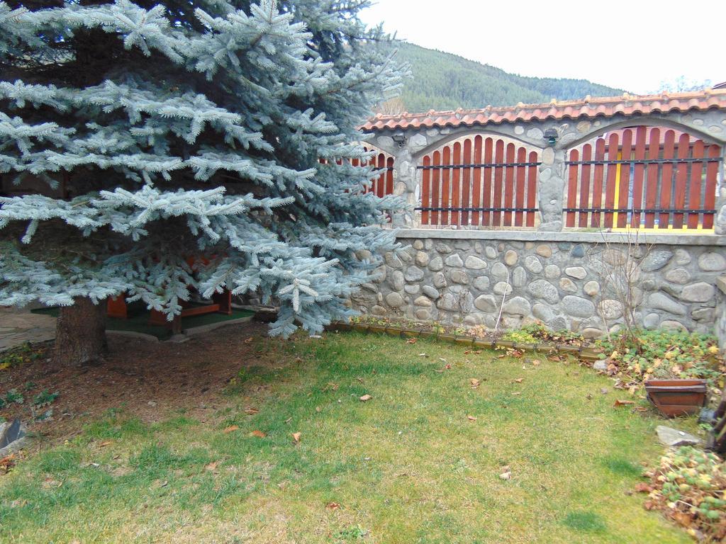 Guest House Diva Reka Beli Iskar Exterior photo